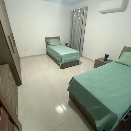 Modern, Spacious, 3 Bedroom Apartment Near Malta International Airport Luqa Dış mekan fotoğraf