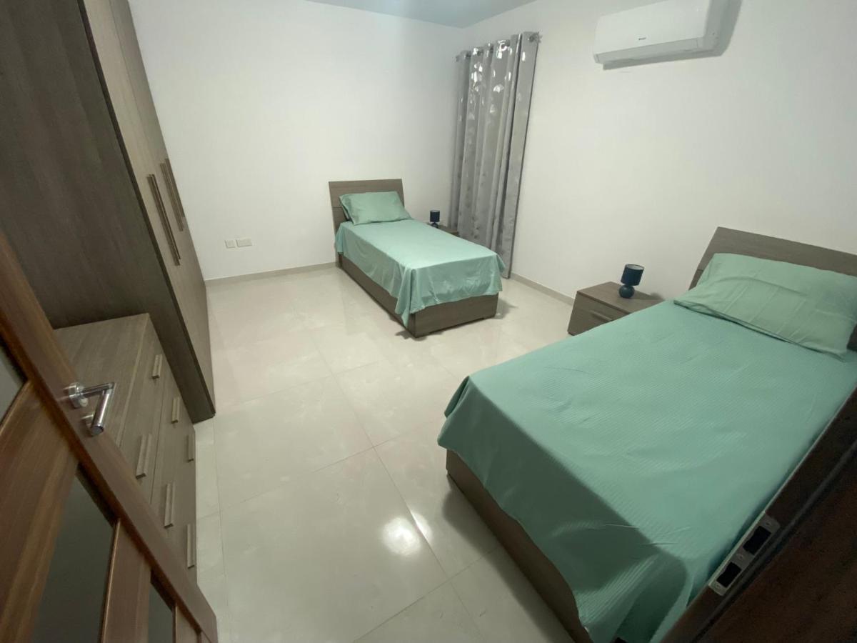 Modern, Spacious, 3 Bedroom Apartment Near Malta International Airport Luqa Dış mekan fotoğraf